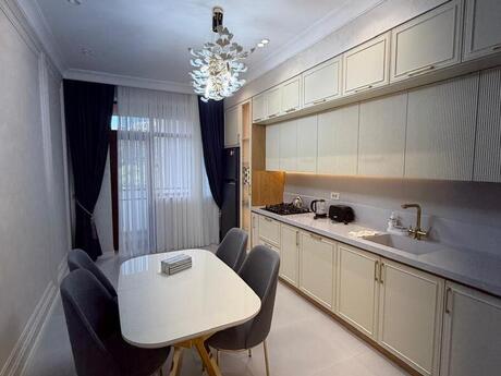 4-room apartment for rent, 180 m², İzmir Residence: 4 000 ₼/mo 5