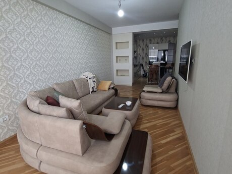 Kirayə 2 otaqlı mənzil, 75 m², İnşaatçılar: 700 ₼/ay 4