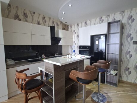 Kirayə 2 otaqlı mənzil, 75 m², İnşaatçılar: 700 ₼/ay 5
