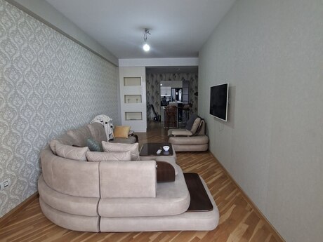 Kirayə 2 otaqlı mənzil, 75 m², İnşaatçılar: 700 ₼/ay 3