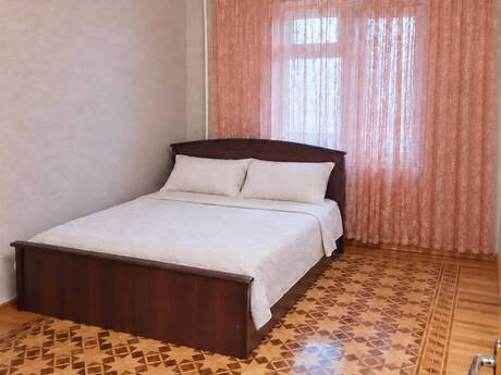 3-room apartment for rent, 95 m², Yeni Günəşli: 650 ₼/mo 3