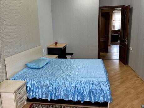 Kirayə 3 otaqlı mənzil, 130 m², 8 Noyabr: 999 ₼/ay 3