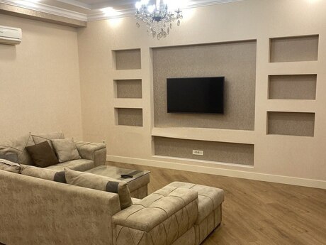Объявление №6473953 - Баку, Хатаинский р., 3-комн., 146 м², 4/7 этаж