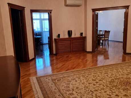 4 otaqlı mənzil, 150 m², İnşaatçılar: 385 000 ₼ 5