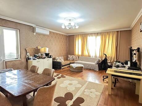 5 rooms · 230 m² · floor 8/18, Şah İsmayıl Xətai