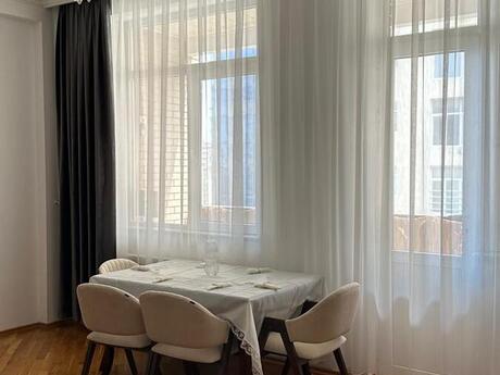Kirayə 3 otaqlı mənzil, 145 m², Gənclik: 229 ₼/ay 2