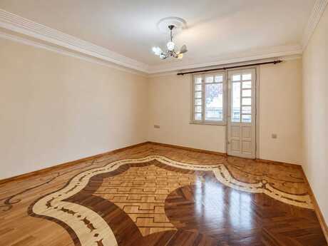 5-комнатная квартира, 150 м², 28 May: 430 000 ₼ 2