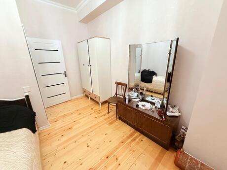 4-room apartment for rent, 120 m², Nəriman Nərimanov: 180 ₼/mo 4