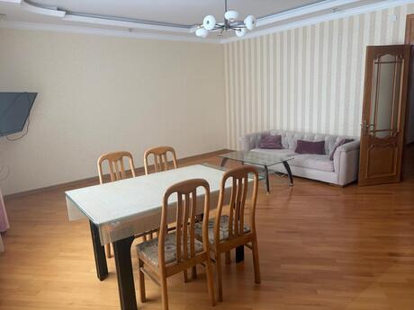 3 otaqlı mənzil, 132 m², 20 Yanvar: 300 000 ₼ 2