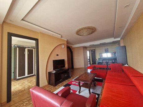 Kirayə 3 otaqlı mənzil, 100 m², 28 May: 1 800 ₼/ay 2