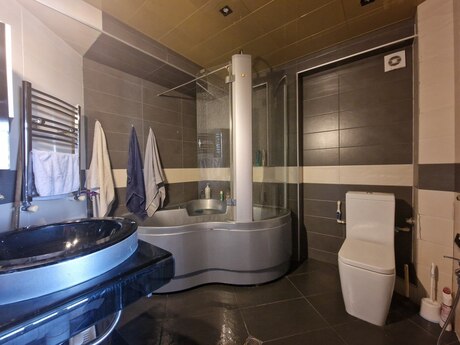 Kirayə 3 otaqlı mənzil, 100 m², 28 May: 1 800 ₼/ay 5