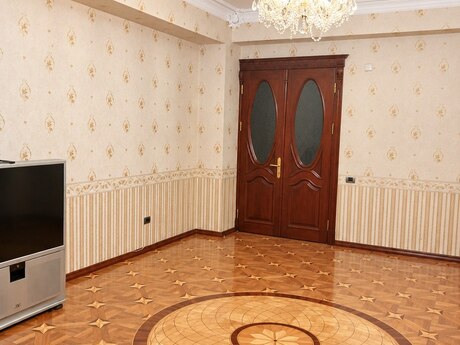 Kirayə 3 otaqlı mənzil, 130 m², Nərimanov: 800 ₼/ay 2