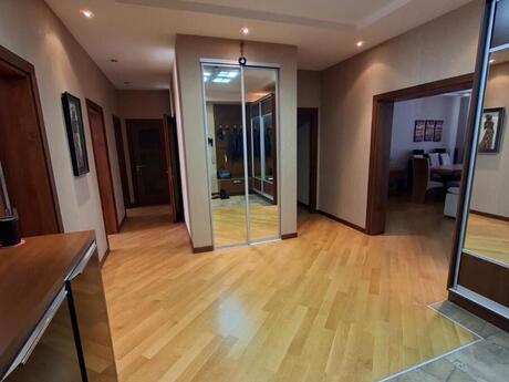 4 otaqlı mənzil, 159 m², Şah İsmayıl Xətai: 465 000 ₼ 4