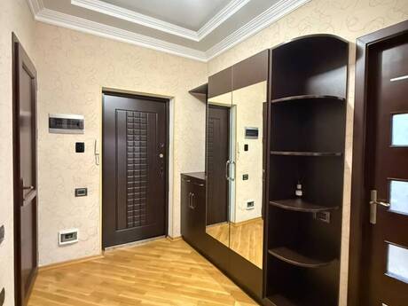 2-room apartment for rent, 70 m², Gənclik: 800 ₼/mo 2
