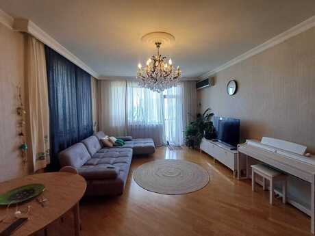 3 otaqlı mənzil, 123 m², 8 Noyabr: 385 000 ₼ 2