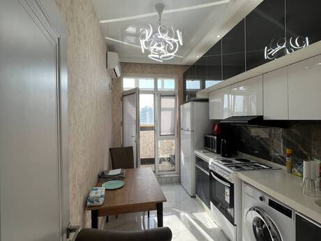3 otaqlı mənzil, 100 m², 28 May: 399 000 ₼ 2