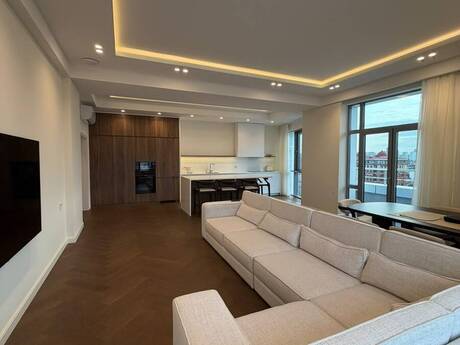 4 otaqlı mənzil, 160 m², 28 May: 790 000 ₼ 2