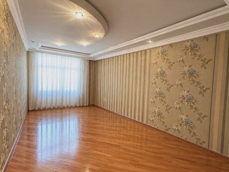 3 otaq · 128 m² · 8/17 mərtəbə, İnşaatçılar