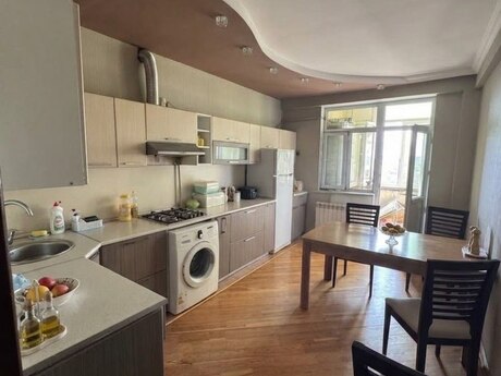 3-комнатная квартира, 128 м², İnşaatçılar: 260 000 ₼ 3