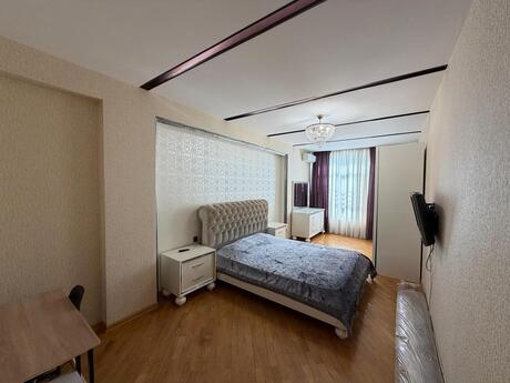 3-room apartment for rent, 105 m², Şah İsmayıl Xətai: 1 200 ₼/mo 5