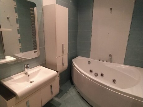 5-room apartment, 250 m², 28 May: 710 000 ₼ 5