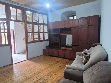 Elan №6475389 - Bakı, Nizami m., 2 otaqlı, 70 m², 1/4 mərtəbə
