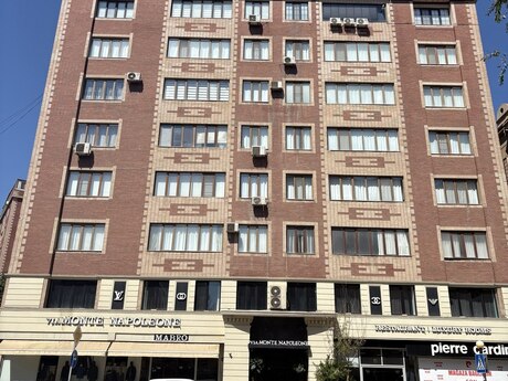 3 otaqlı mənzil, 163 m², Nərimanov: 240 000 ₼ 2