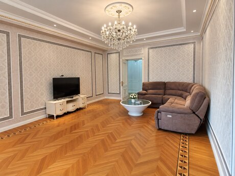 4 rooms · 200 m² · floor 10/18, Şah İsmayıl Xətai