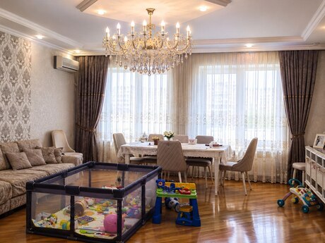 3 otaqlı mənzil, 130 m², 20 Yanvar: 285 000 ₼ 3