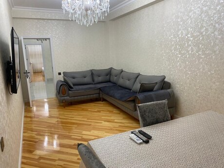 3-room apartment for rent, 130 m², Bakıxanov: 950 ₼/mo 3