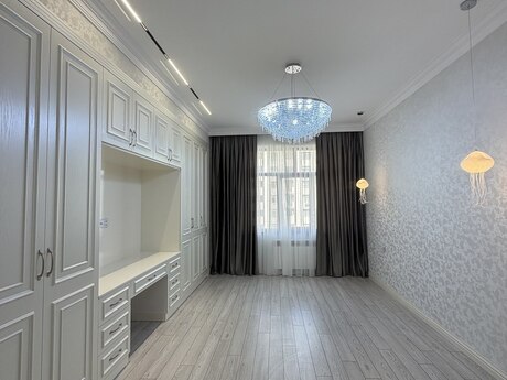 3 otaqlı mənzil, 92 m², Bakıxanov: 307 000 ₼ 2