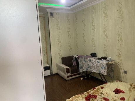 2 rooms · 80 m² · floor 8/17, 8 Noyabr