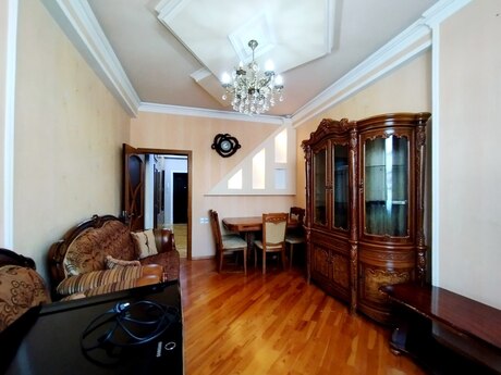 Kirayə 3 otaqlı mənzil, 106 m², Həzi Aslanov: 700 ₼/ay 2