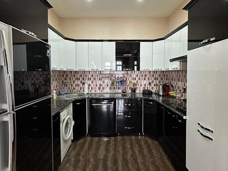 Kirayə 3 otaqlı mənzil, 145 m², 28 May: 1 800 ₼/ay 5