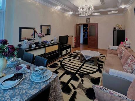 3 otaqlı mənzil, 120 m², İnşaatçılar: 340 000 ₼ 3