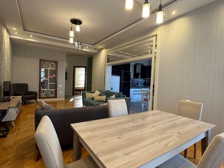 Kirayə 3 otaqlı mənzil, 130 m², Nizami: 1 500 ₼/ay 3
