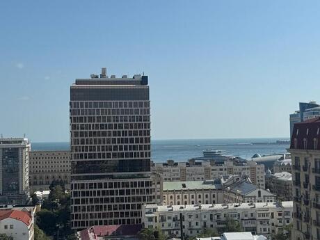 2 rooms · 104 m² · floor 17/22, 28 May