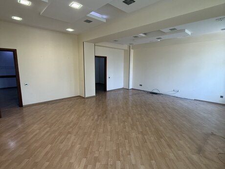 3 otaqlı mənzil, 160 m², İnşaatçılar: 305 000 ₼ 2