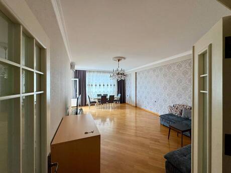 Kirayə 3 otaqlı mənzil, 131 m², Şah İsmayıl Xətai: 1 400 ₼/ay 4