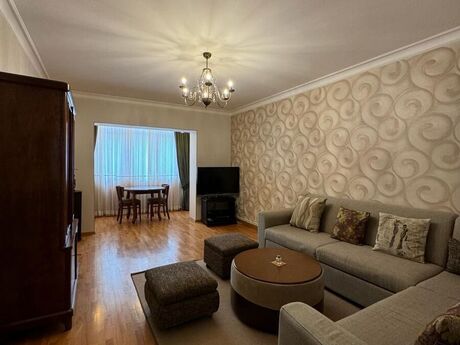 Kirayə 2 otaqlı mənzil, 70 m², 28 May: 1 300 ₼/ay 2