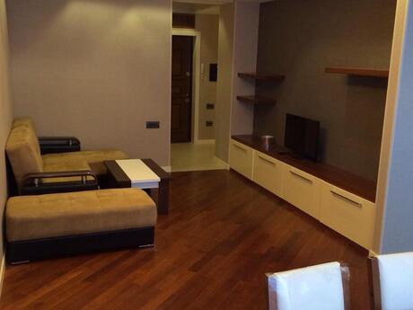 2-room apartment for rent, 90 m², Şah İsmayıl Xətai: 950 ₼/mo 2