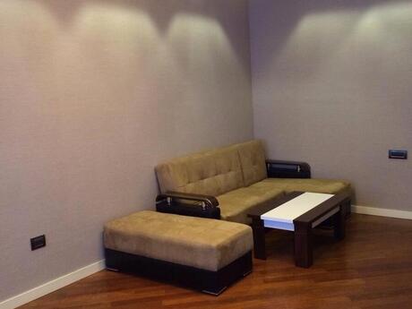 2-room apartment for rent, 90 m², Şah İsmayıl Xətai: 950 ₼/mo 4