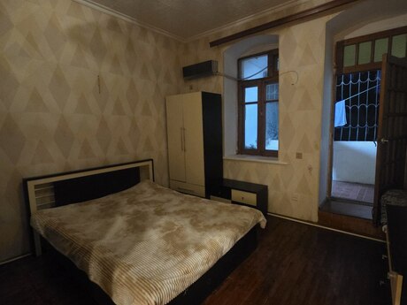 4 otaqlı mənzil, 70 m², 28 May: 200 000 ₼ 3
