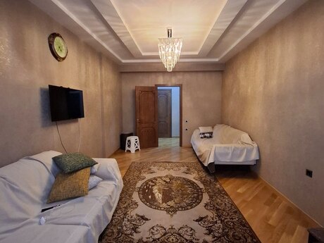 3 otaqlı mənzil, 120 m², İnşaatçılar: 345 000 ₼ 2