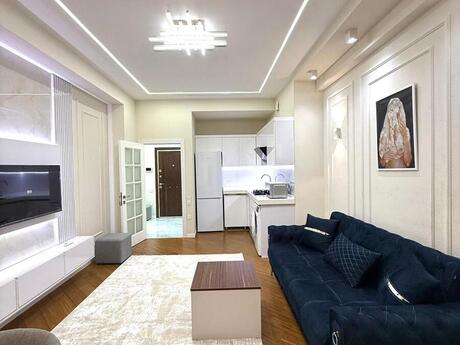 Elan №6476388 - Bakı, Gənclik m., 2 otaqlı, 70 m², 5/16 mərtəbə