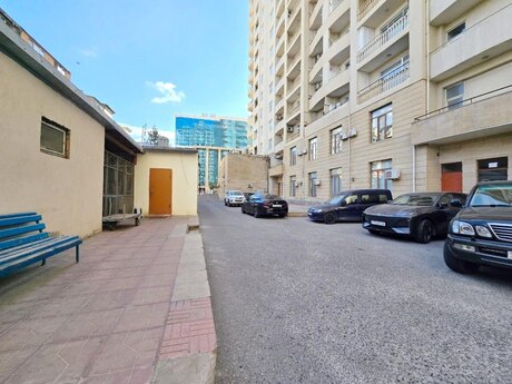 4-room apartment, 220 m², 8 Noyabr: 565 000 ₼ 3