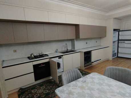 Kirayə 4 otaqlı mənzil, 200 m², Nərimanov: 1 700 ₼/ay 4