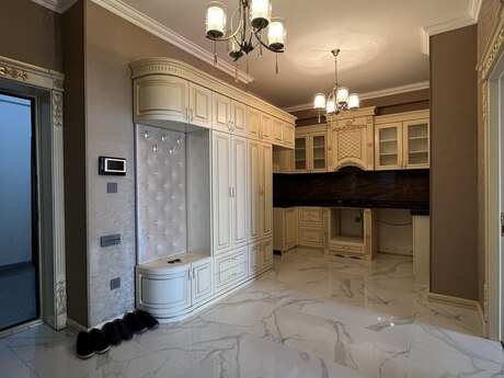 2 otaqlı mənzil, 81 m², Nizami: 298 000 ₼ 2