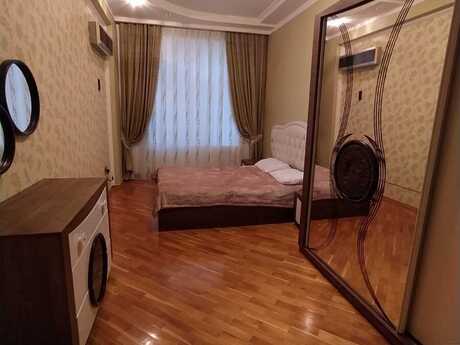 5-room apartment for rent, 221 m², 28 May: 1 700 ₼/mo 5