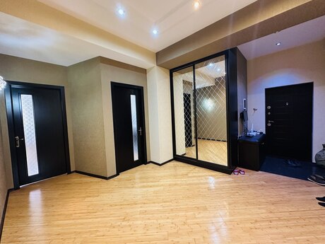 Elan №6476754 - Bakı, Nizami m., 3 otaqlı, 95 m², 16/18 mərtəbə